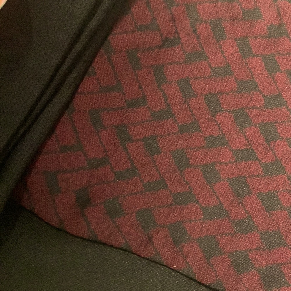 Soft winter fleece lining leggings with reddish design